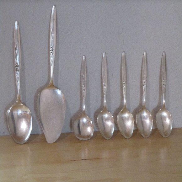 Oneida Other - Oneida Silverplate Set of 7 Assorted Spoons Pattern Gentle Rose Good Pre Owned